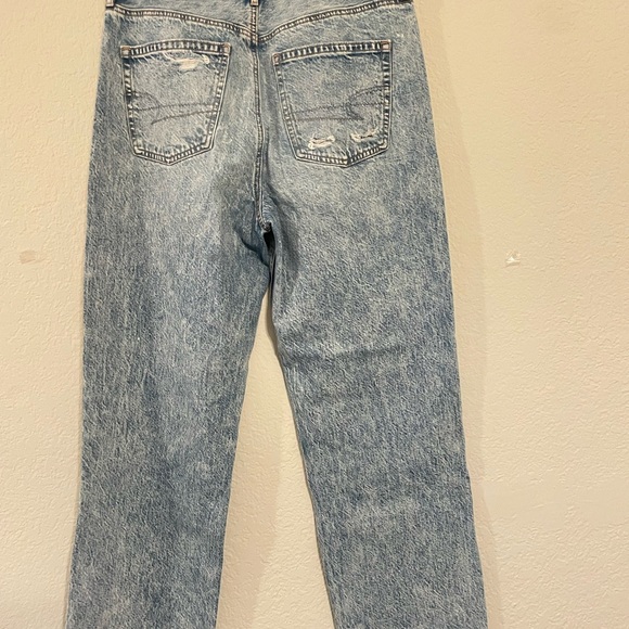 American Eagle. High Rise 
Jeans size 10 - Picture 3 of 9
